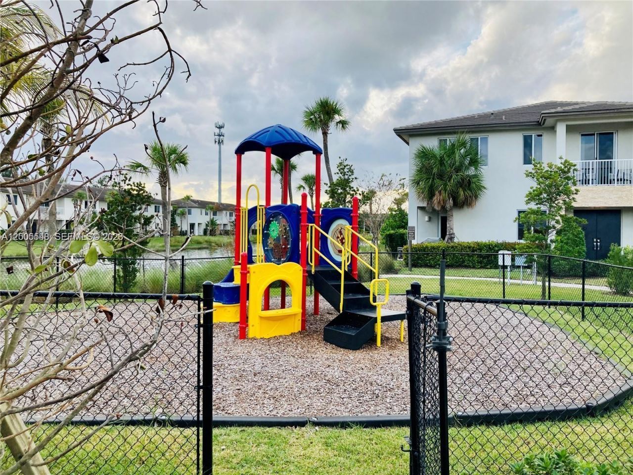 640 Pioneer Way , Unit 640, Royal Palm Beach, FL 33411 Photo