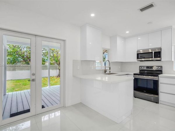 4112 SW 9th Ter , Miami, FL 33134