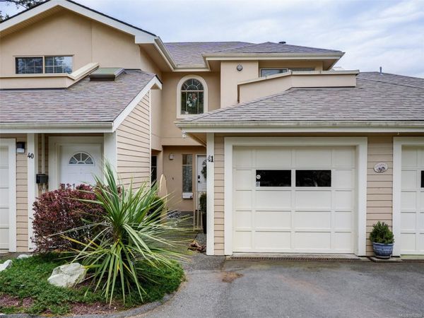 909 Admirals Rd, Unit 41, Esquimalt, BC V9A 2P1