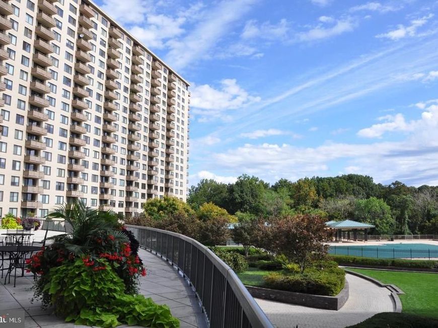 5225 Pooks Hill Road, Unit 1404S, Bethesda, MD 20814 Main Photo