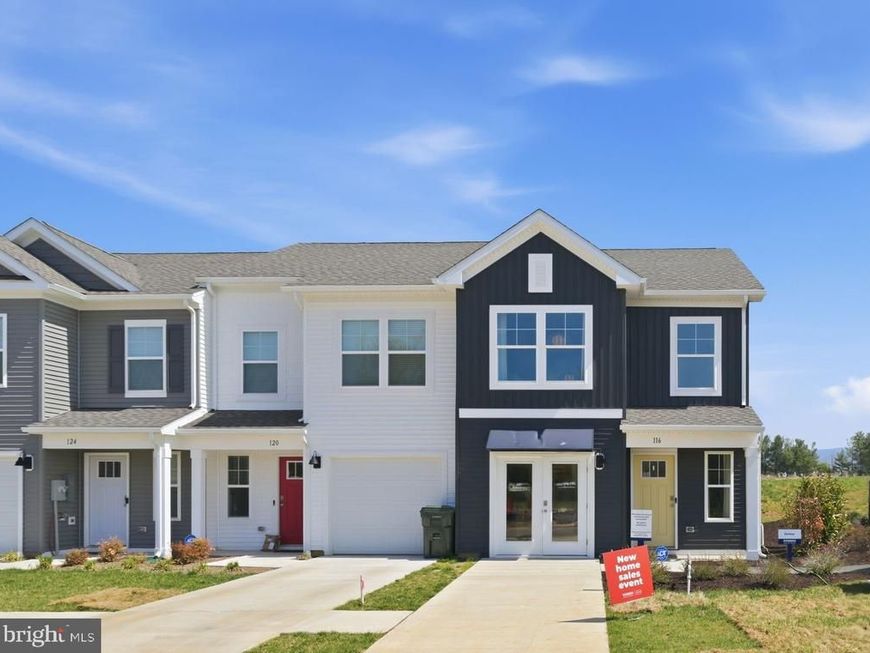 201 Camden Drive, Waynesboro, VA 22980 Main Photo
