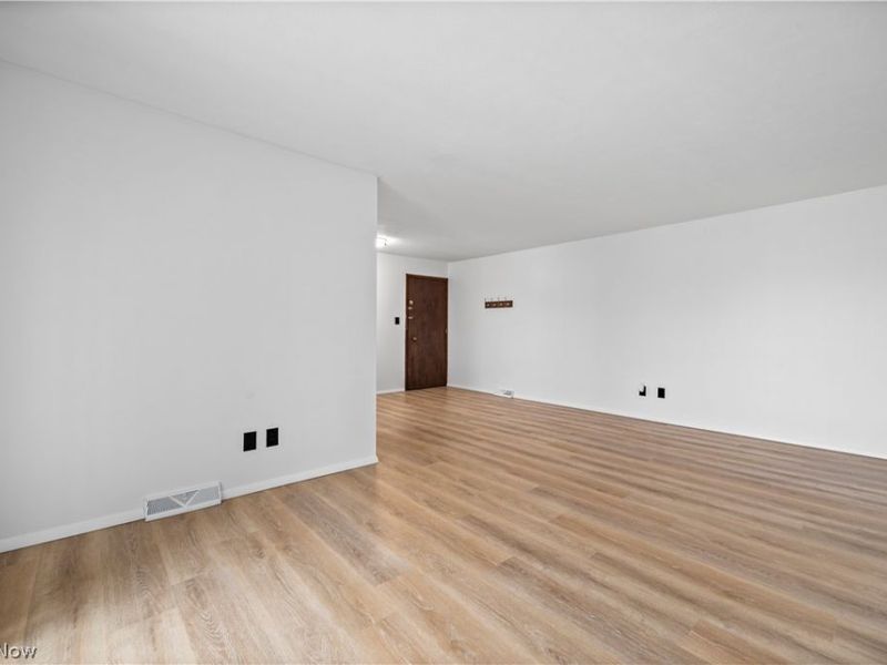 24635 Clareshire Drive, Unit 203, North Olmsted, OH 44070 Photo 10