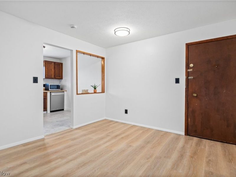 24635 Clareshire Drive, Unit 203, North Olmsted, OH 44070 Photo 11