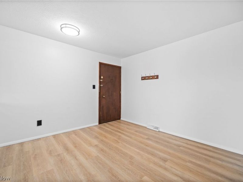 24635 Clareshire Drive, Unit 203, North Olmsted, OH 44070 Photo 15