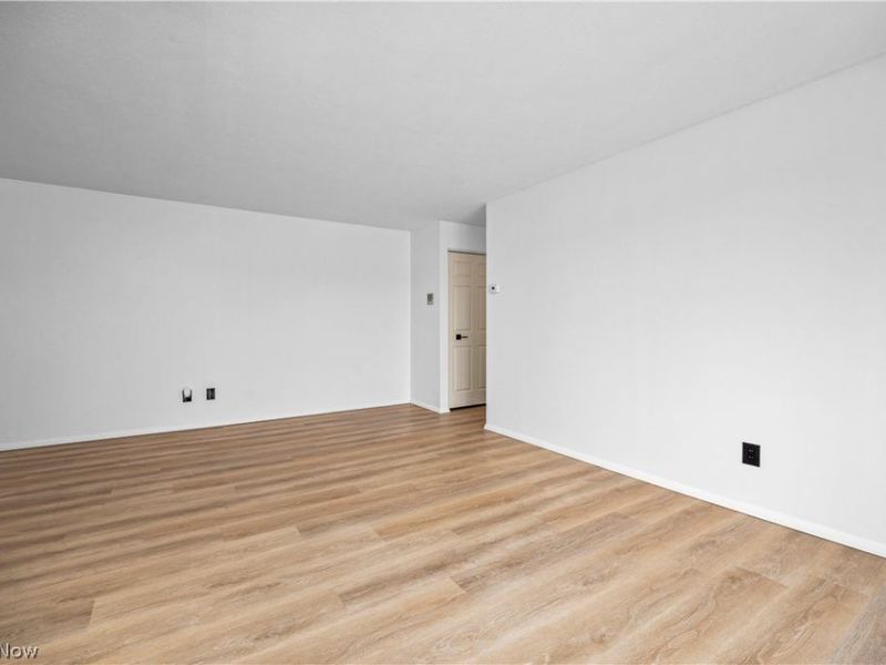 24635 Clareshire Drive, Unit 203, North Olmsted, OH 44070 Photo 16