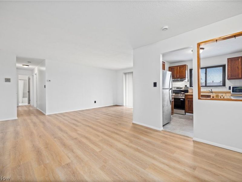 24635 Clareshire Drive, Unit 203, North Olmsted, OH 44070 Photo 6