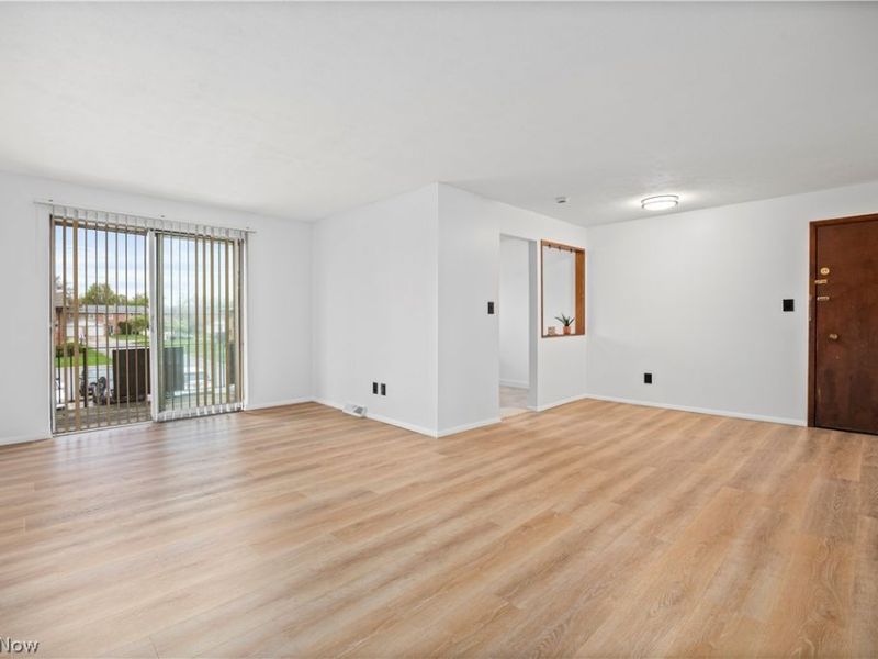 24635 Clareshire Drive, Unit 203, North Olmsted, OH 44070 Photo 9