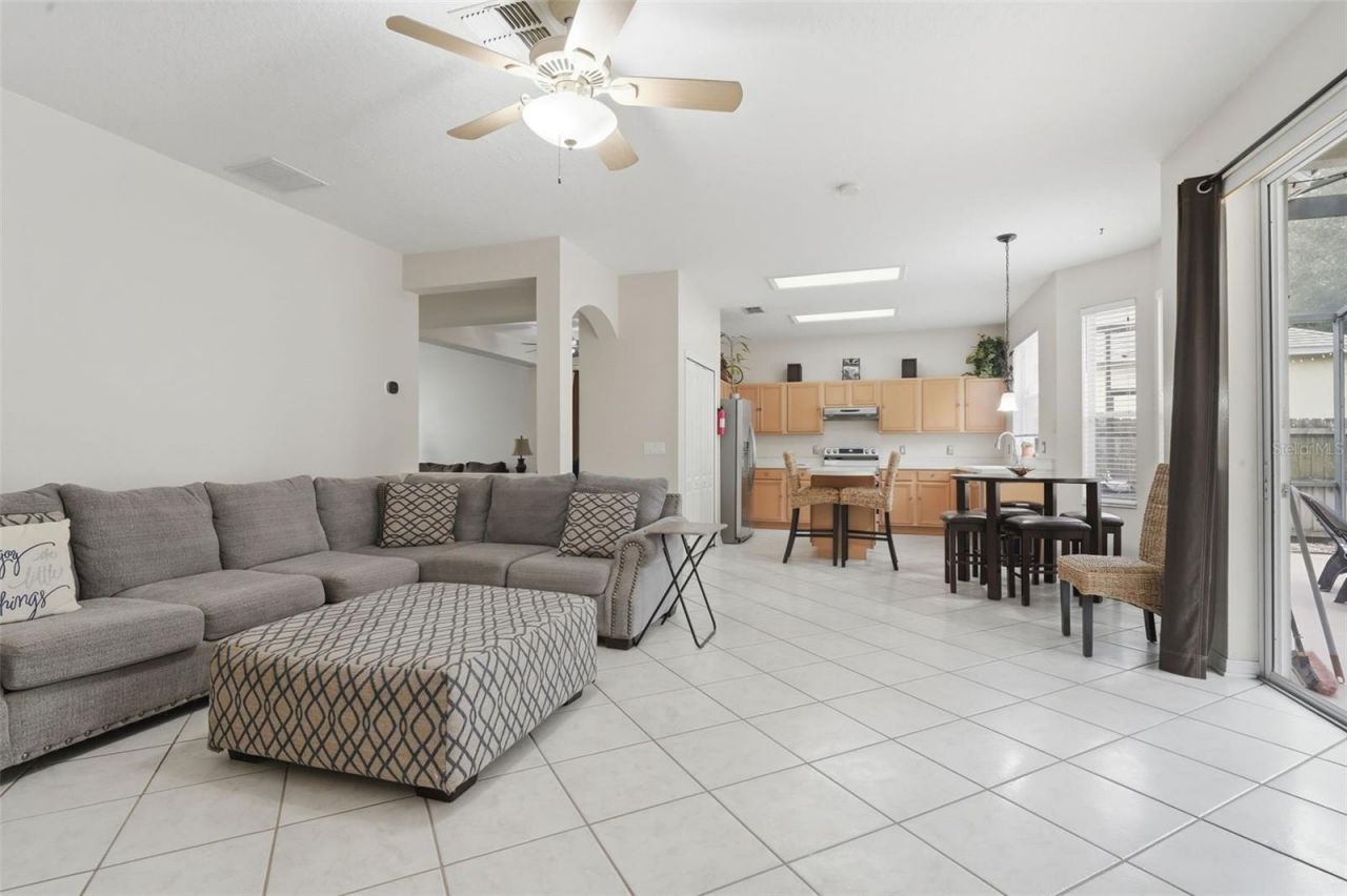 4029 Andover Cay Boulevard, Orlando, FL 32825 Photo