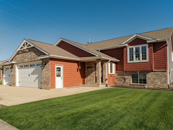506 9th Street NW, Dodge Center, MN 55927