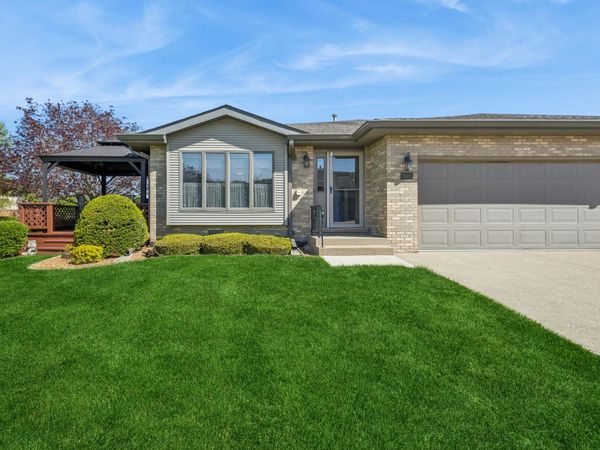 1900 Foxwood Drive, Unit 1900, New Lenox, IL 60451