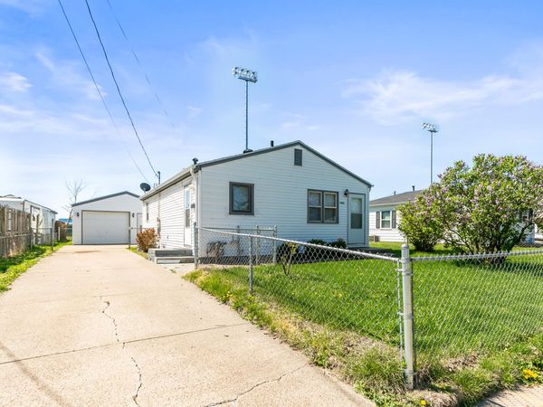 1923 AVENUE L, COUNCIL BLUFFS, IA 51501