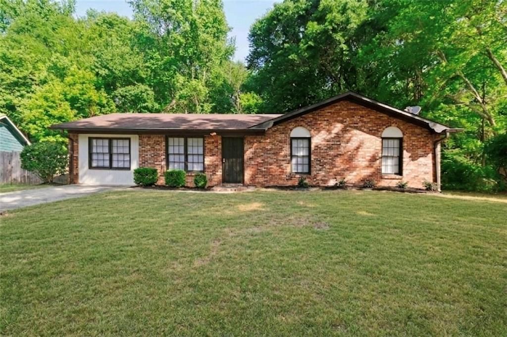 400 Cedar Wood Court, Atlanta, GA 30349 Main Photo