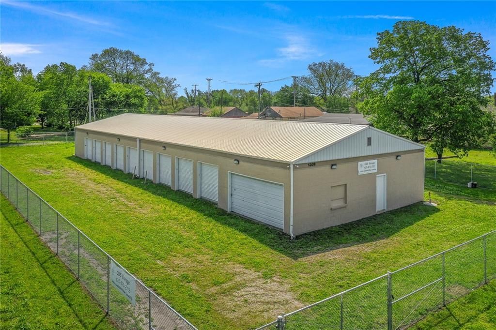 1309 S Spruce Street, Coffeyville, KS 67337 Main Photo