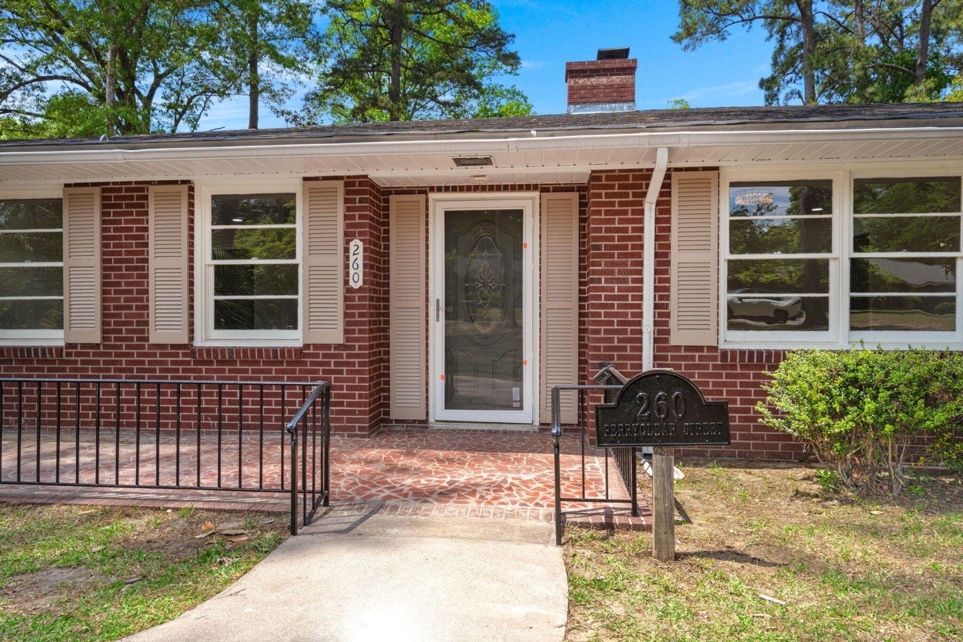 260 Perryclear Street Photo 4