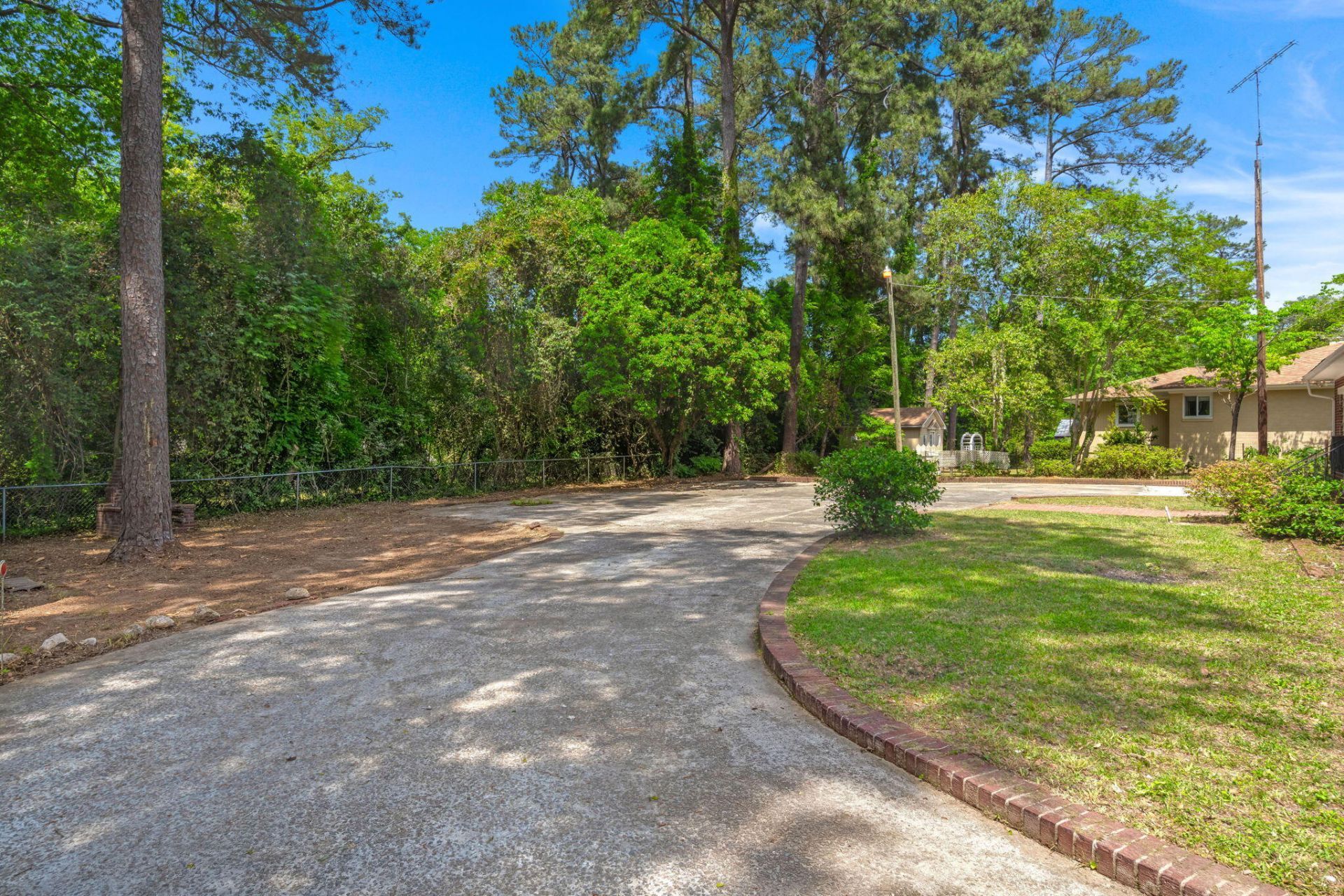 260 Perryclear Street Photo 42