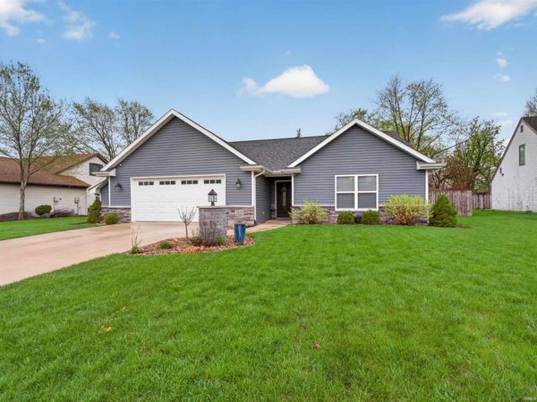 2825 Briar Bush Lane, Fort Wayne, IN 46815