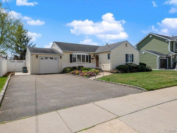 340 N Boston Avenue, Massapequa, NY 11758