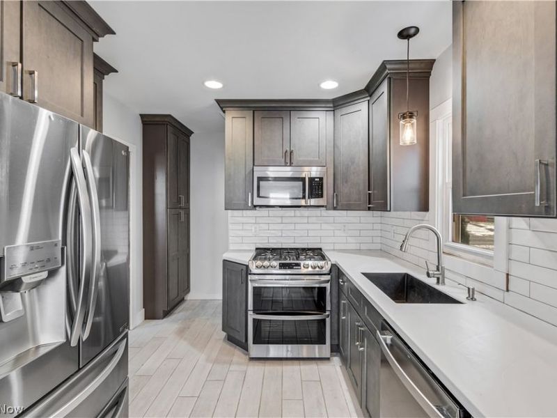 30 20th Street SW, Barberton, OH 44203 Photo 10