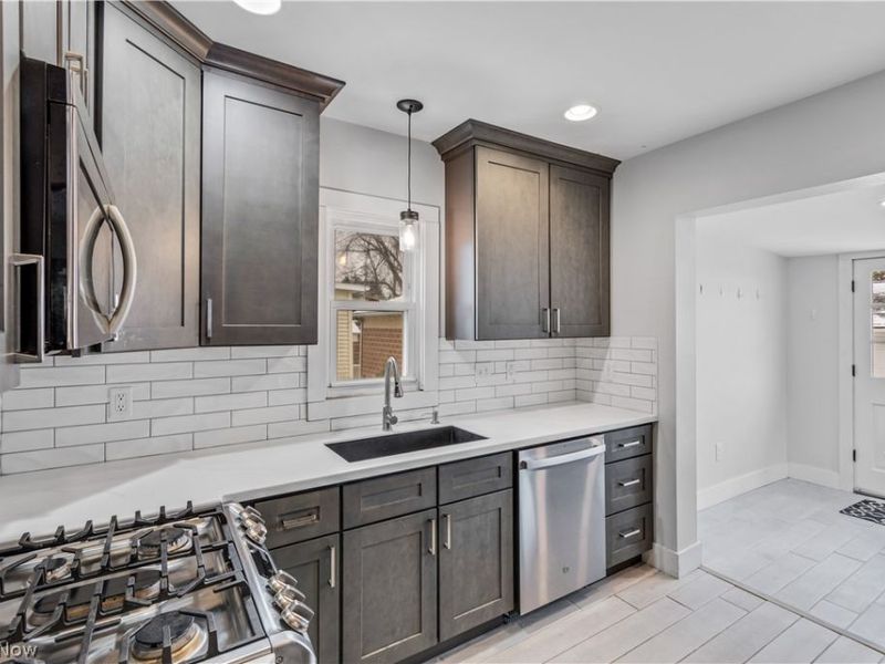 30 20th Street SW, Barberton, OH 44203 Photo 8