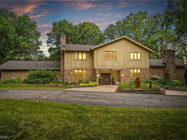 889 Eaton Avenue , Akron, OH 44303