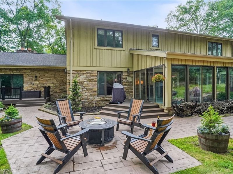 889 Eaton Avenue, Akron, OH 44303 Photo 3