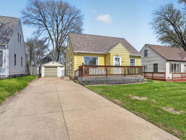 1733 Byron Avenue, Waterloo, IA 50702