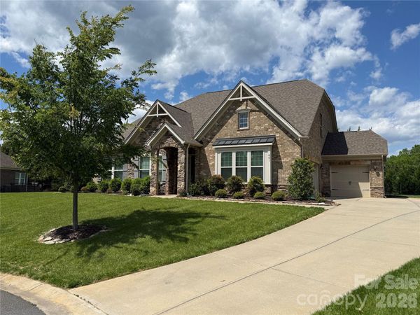 401 Hollyhock Drive, Matthews, NC 28104