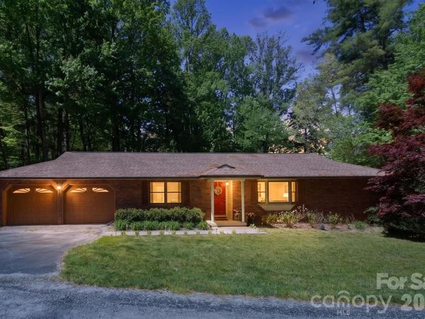 14 N Willow Wood Trail, Hendersonville, NC 28739