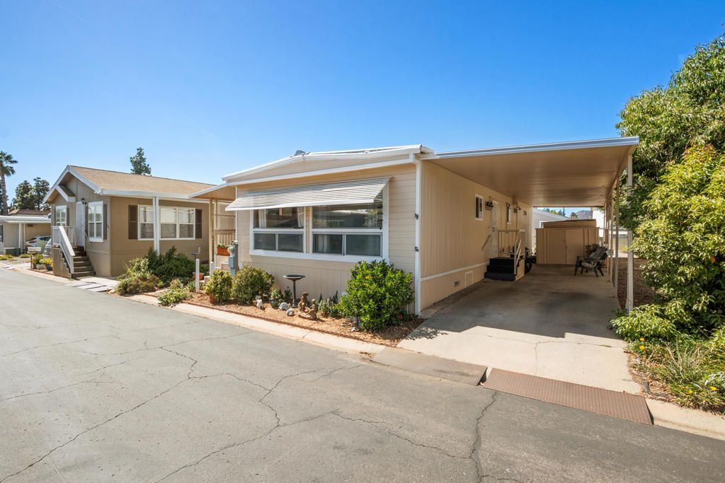 211 N Citrus Avenue, Unit 270, Escondido, CA 92027 Main Photo