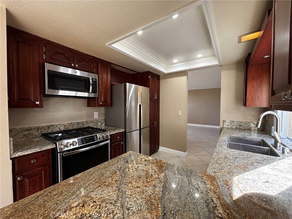 980 Tufts Circle, Corona, CA 92878 Main Photo