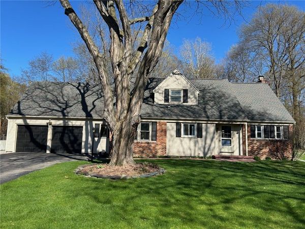 581 Bending Bough Drive, Webster, NY 14580