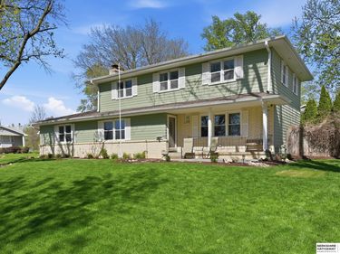 1103 Parc Drive , Papillion, NE 68046