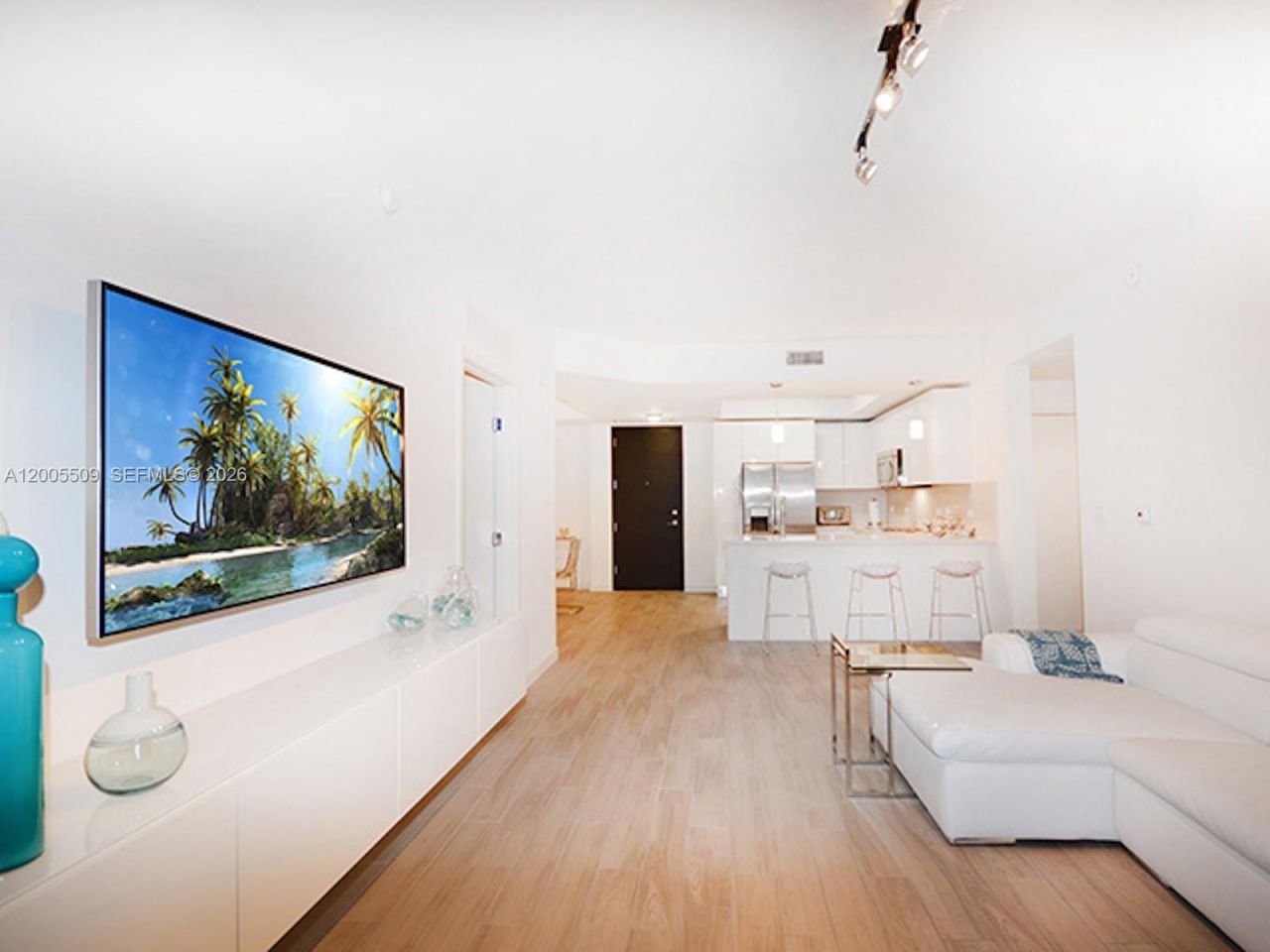999 SW 1st Ave , Unit 1611, Miami, FL 33130 Photo