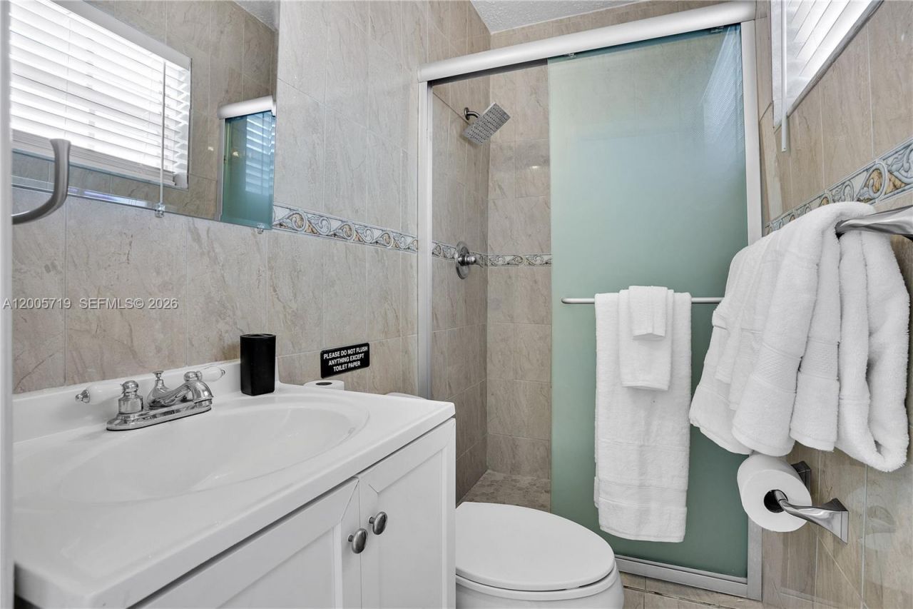 6452 Custer, Hollywood, FL 33024 Photo