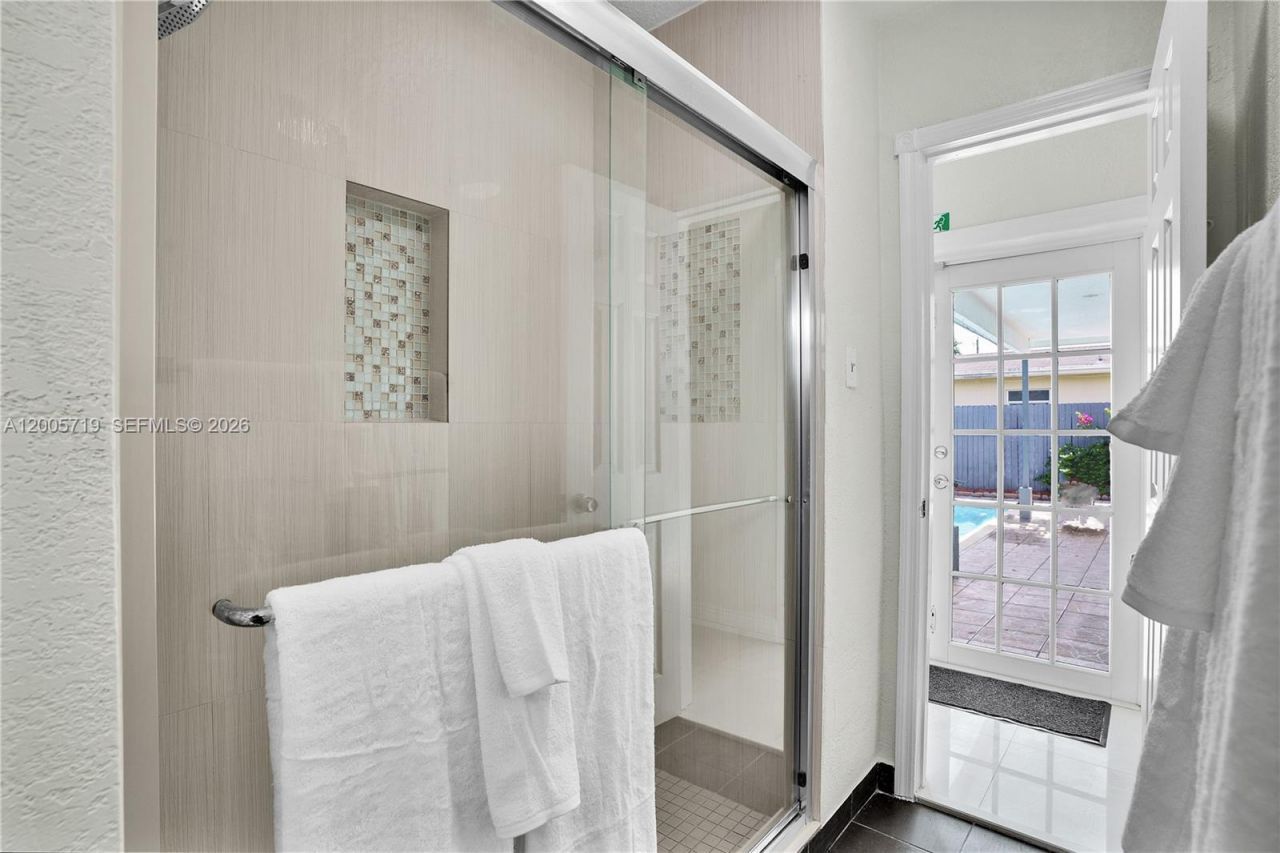 6452 Custer, Hollywood, FL 33024 Photo