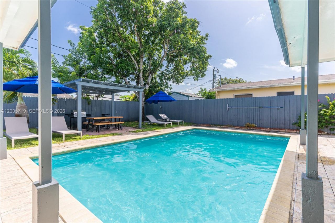 6452 Custer, Hollywood, FL 33024 Photo