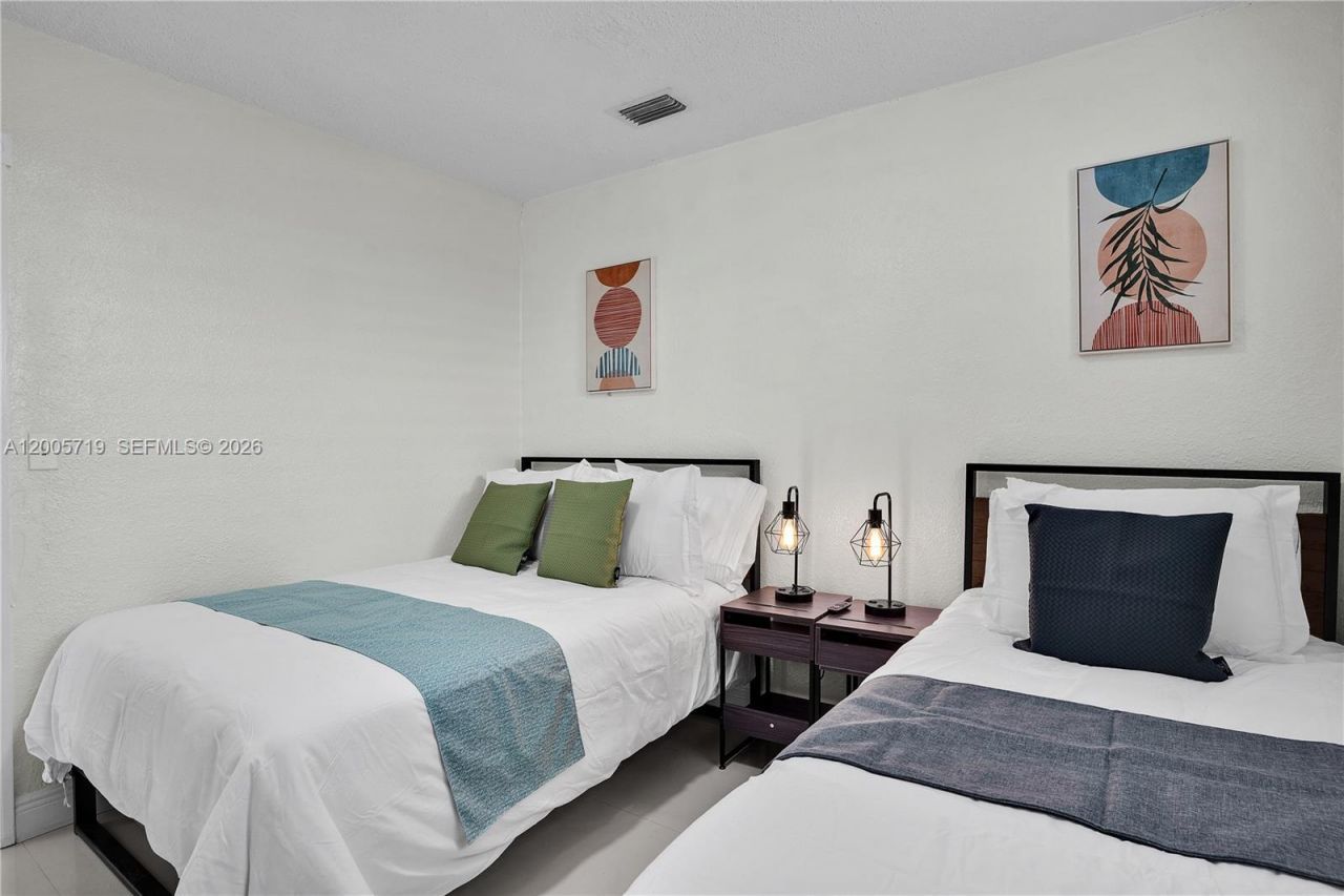 6452 Custer, Hollywood, FL 33024 Photo