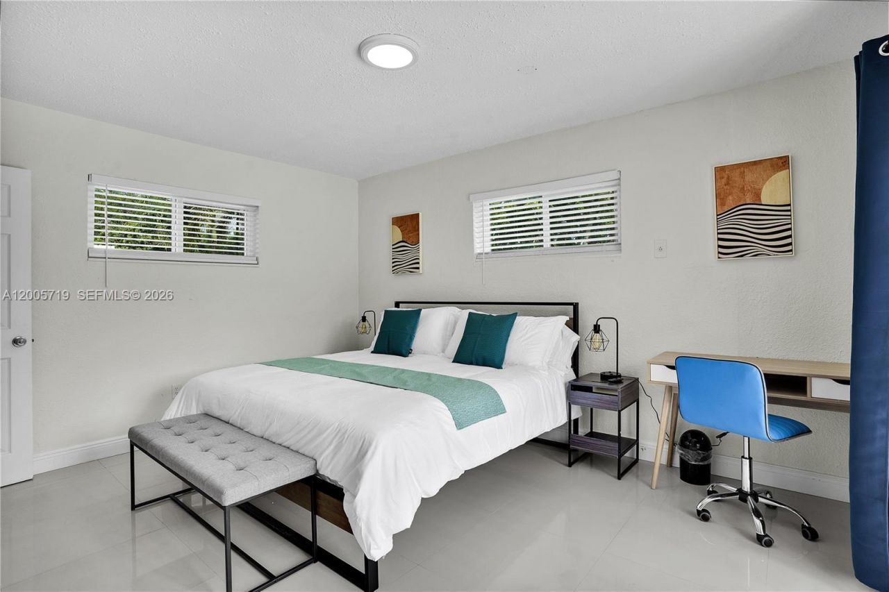 6452 Custer, Hollywood, FL 33024 Photo