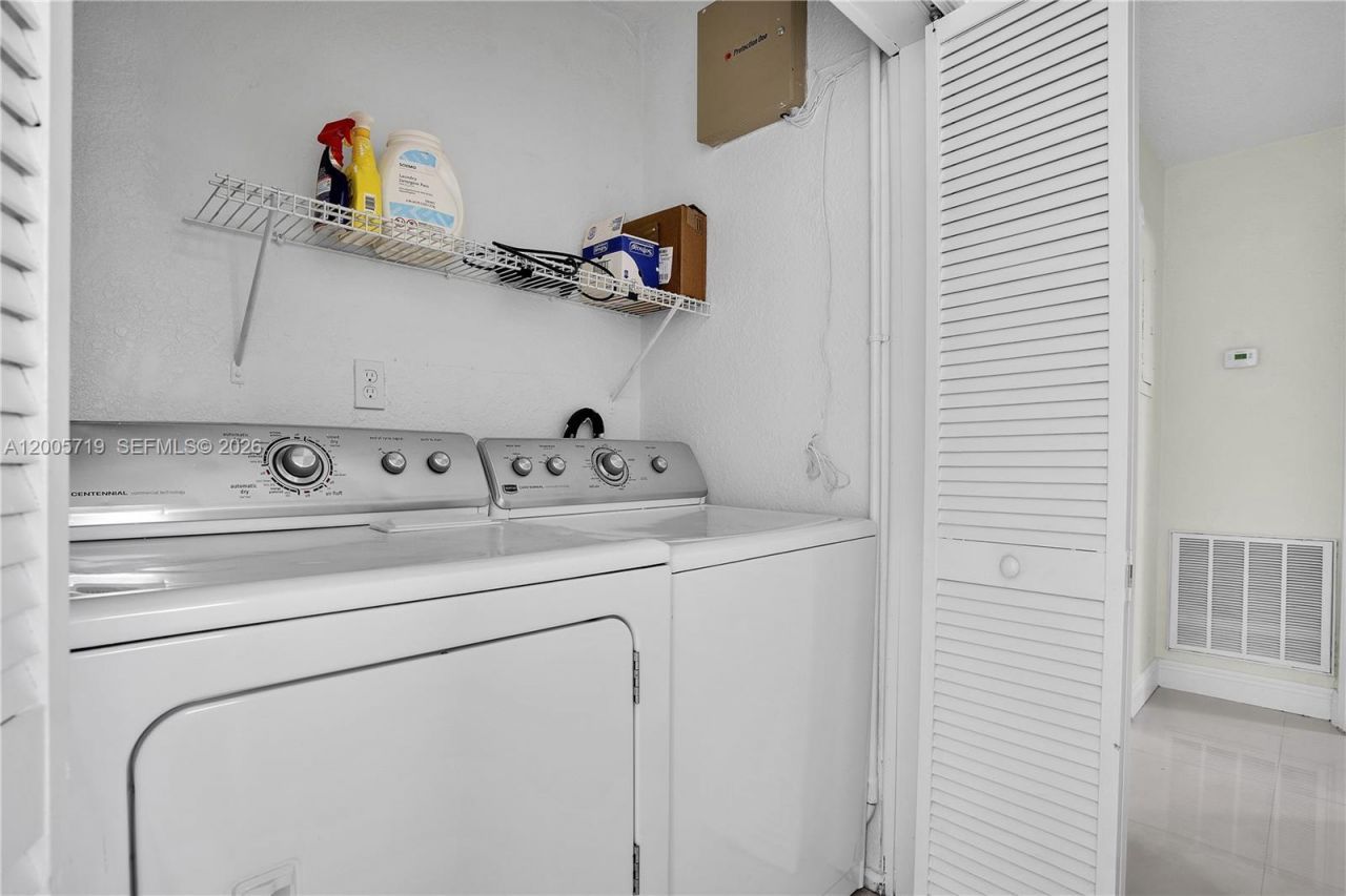 6452 Custer, Hollywood, FL 33024 Photo