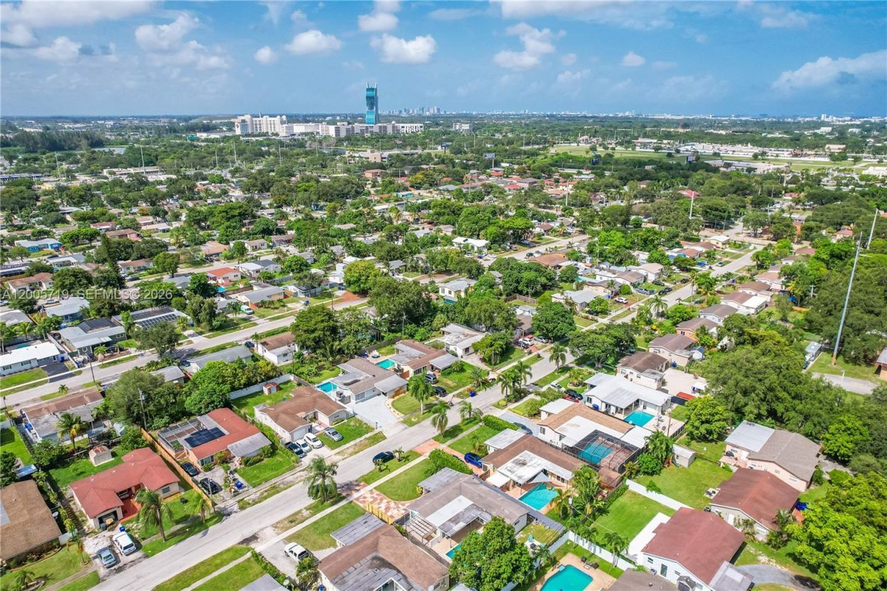 6452 Custer, Hollywood, FL 33024 Photo