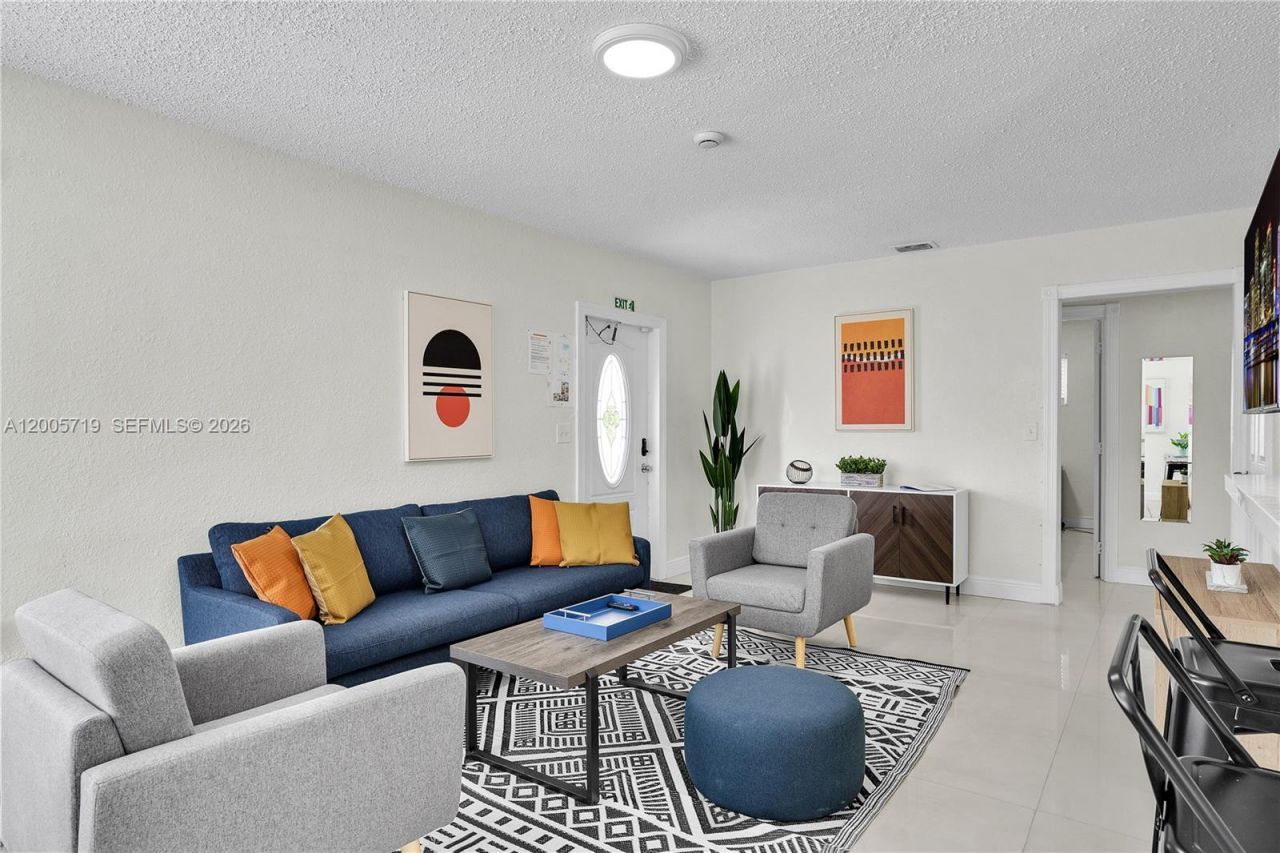 6452 Custer, Hollywood, FL 33024 Photo