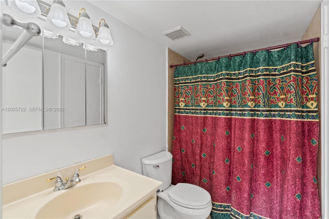 10877 NW 7th St, Unit 21-35, Miami, FL 33172 Photo