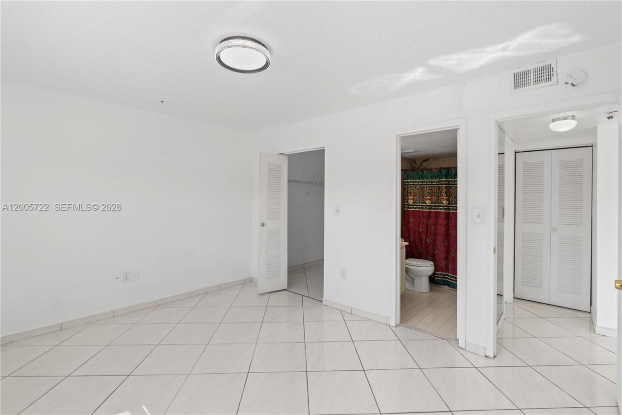 10877 NW 7th St, Unit 21-35, Miami, FL 33172 Photo