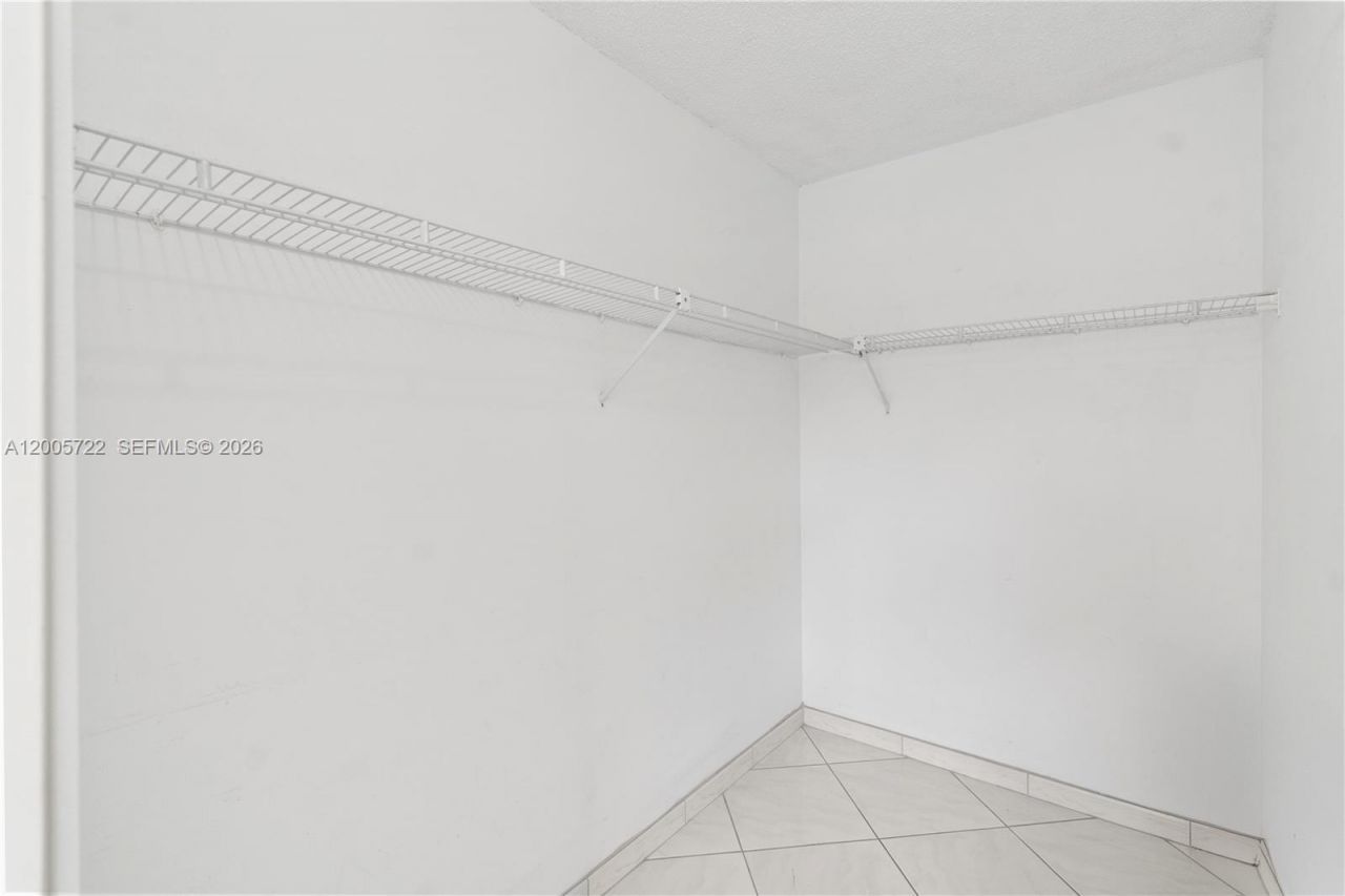 10877 NW 7th St, Unit 21-35, Miami, FL 33172 Photo