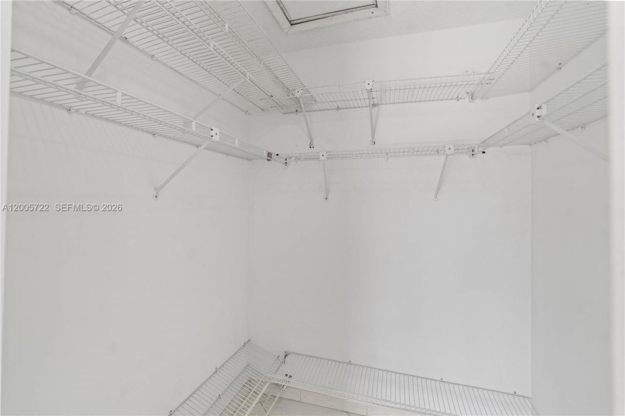 10877 NW 7th St, Unit 21-35, Miami, FL 33172 Photo