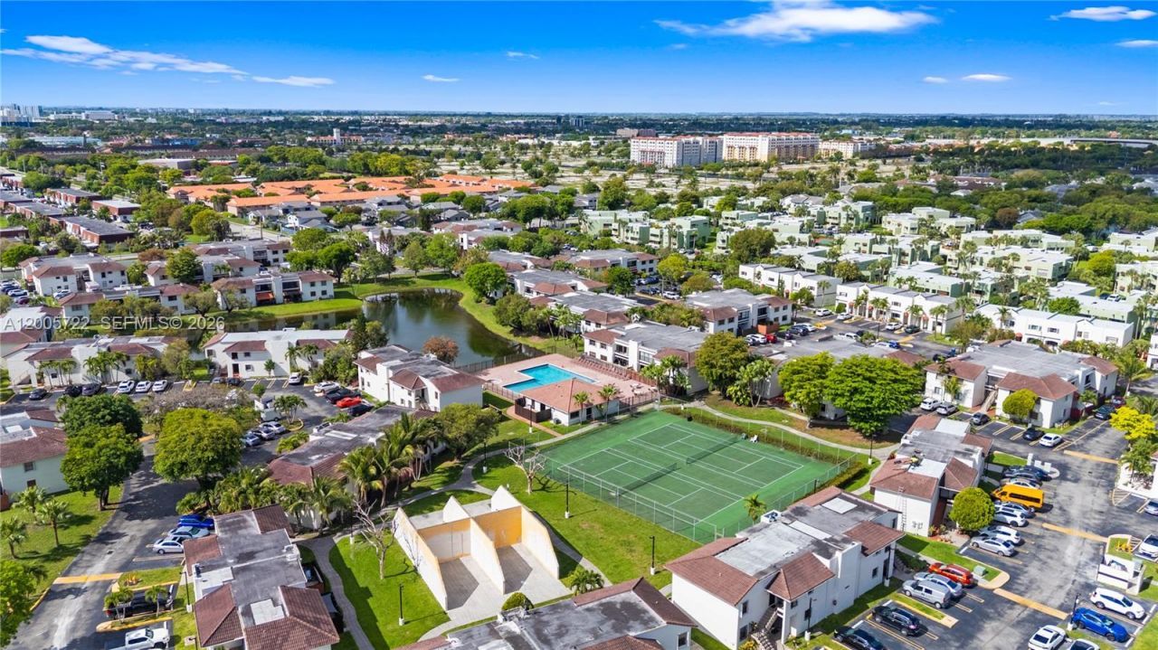 10877 NW 7th St, Unit 21-35, Miami, FL 33172 Photo