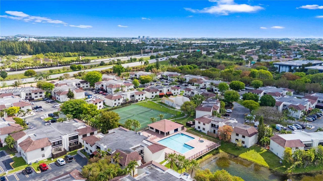 10877 NW 7th St, Unit 21-35, Miami, FL 33172 Photo