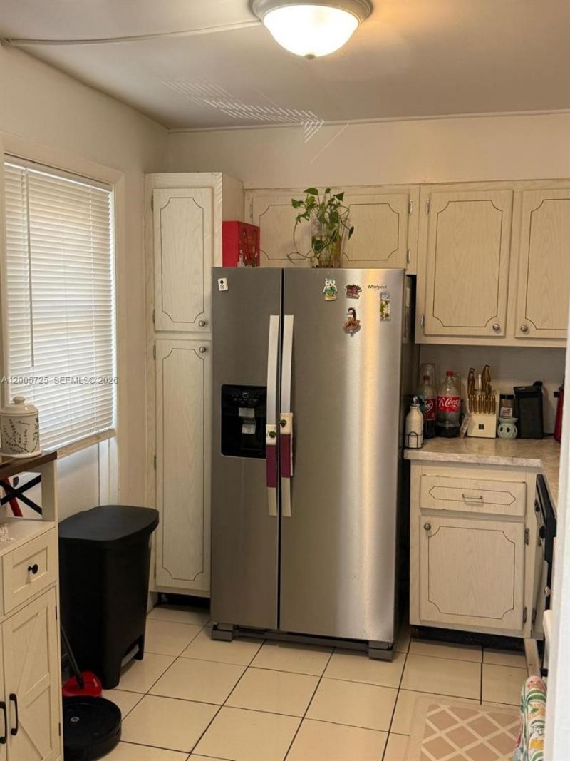 447 NE 195th St, Unit 310, Miami, FL 33179 Photo