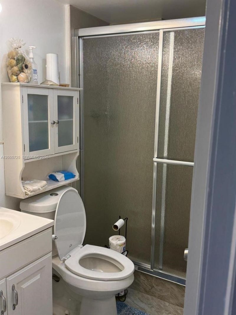 447 NE 195th St, Unit 310, Miami, FL 33179 Photo