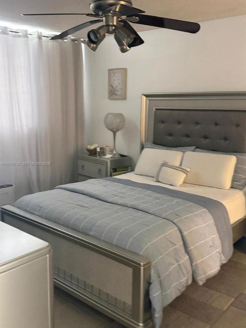 447 NE 195th St, Unit 310, Miami, FL 33179 Photo